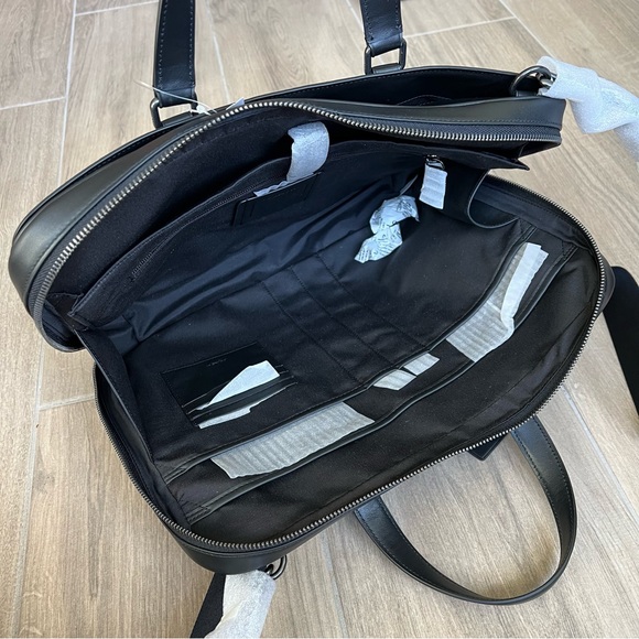 Coach Graham Slim Brief In Signature Canvas - Picture 8 of 9